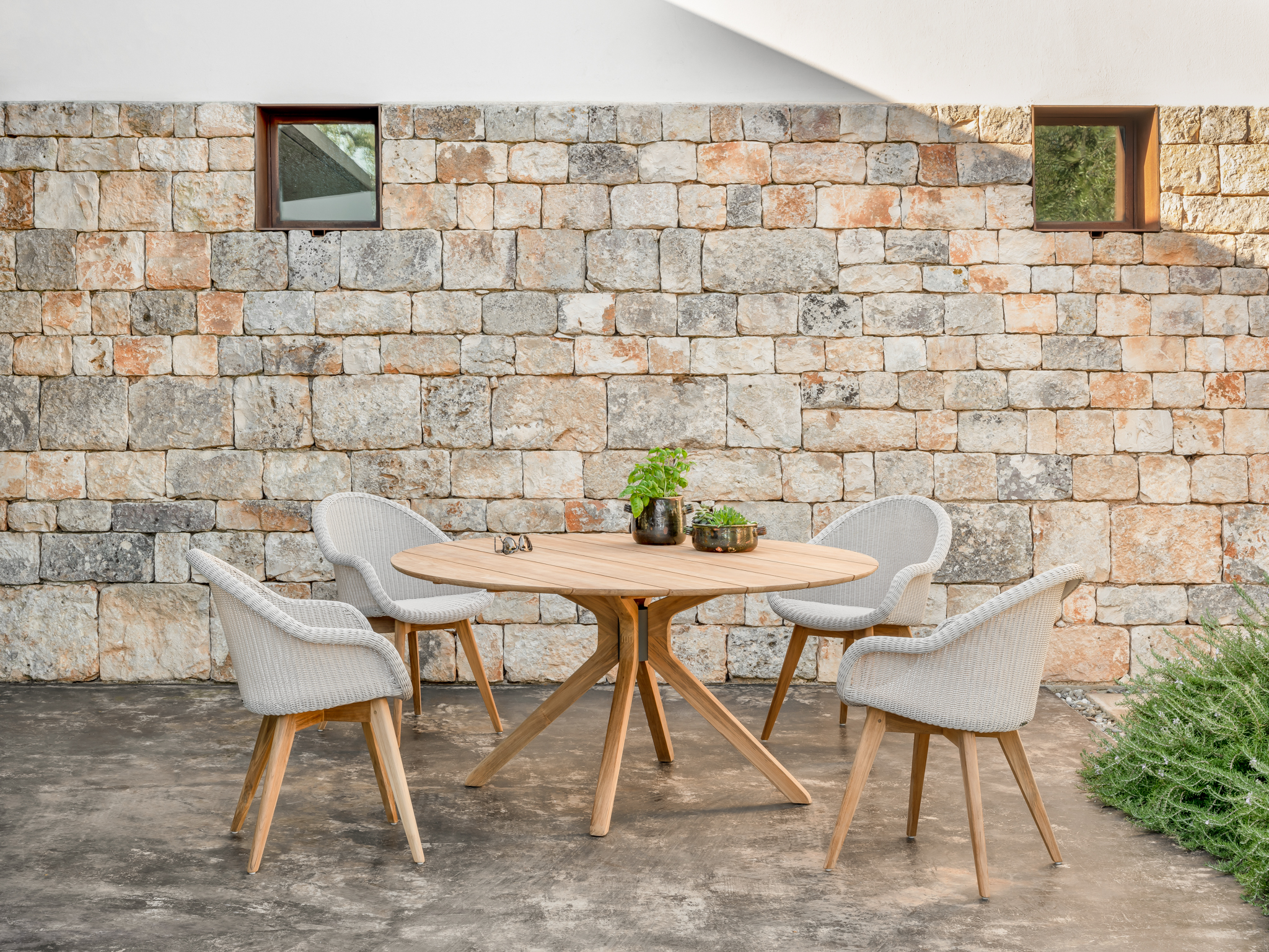 Noa Dining Table D90cm